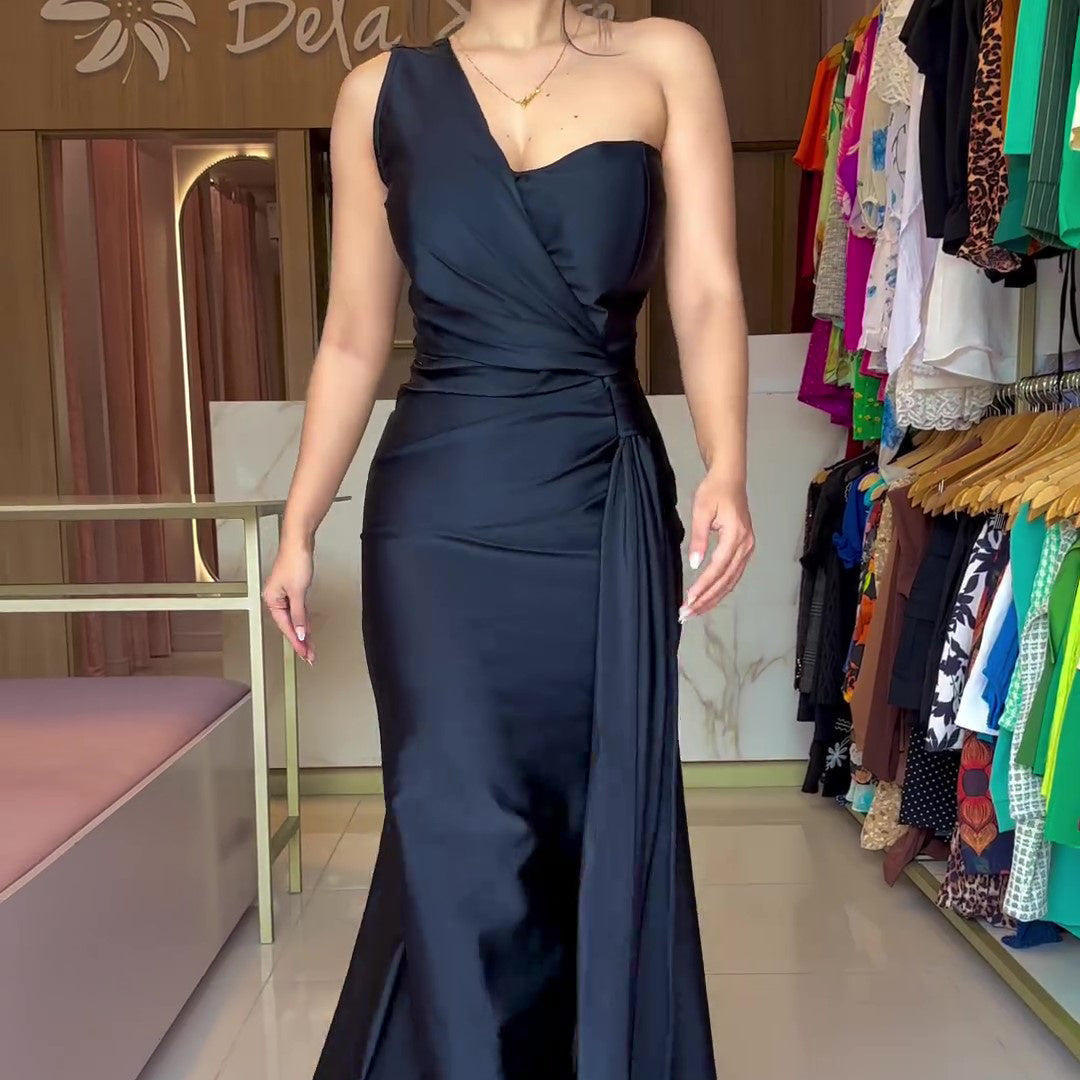 One-sleeve Knotted Slit Dress