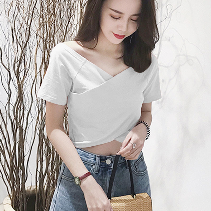 V-neck Crop T-shirt