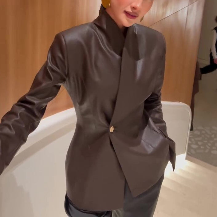 Chaqueta cruzada de cuero marrón