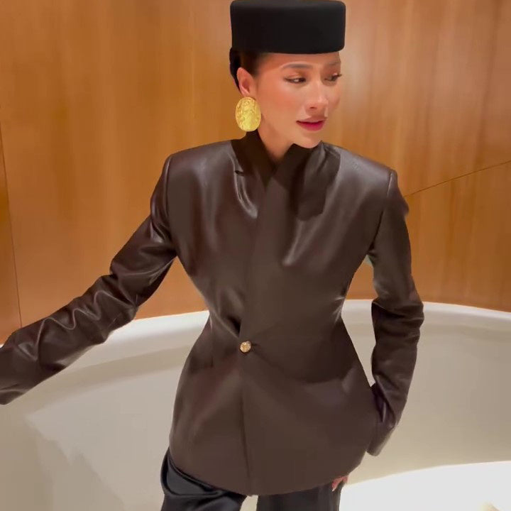 Chaqueta cruzada de cuero marrón