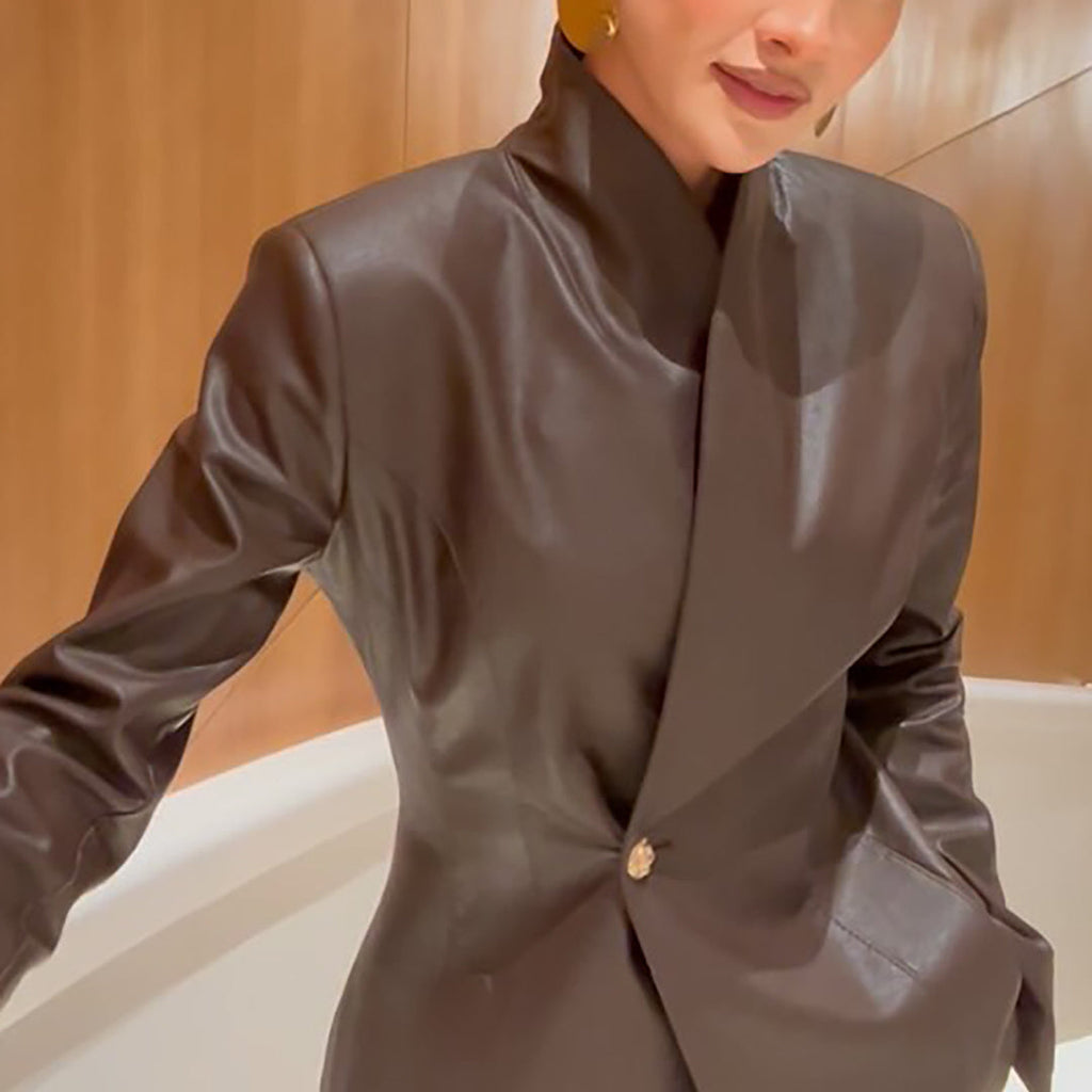 Chaqueta cruzada de cuero marrón